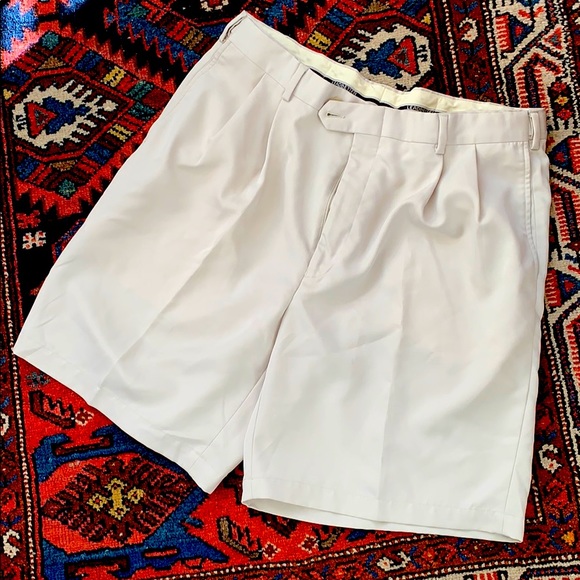 Jos A Bank Leadbetter Golf Shorts Of 2 